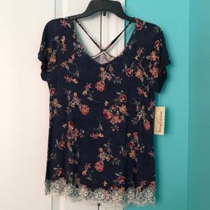 Casual short sleeve top